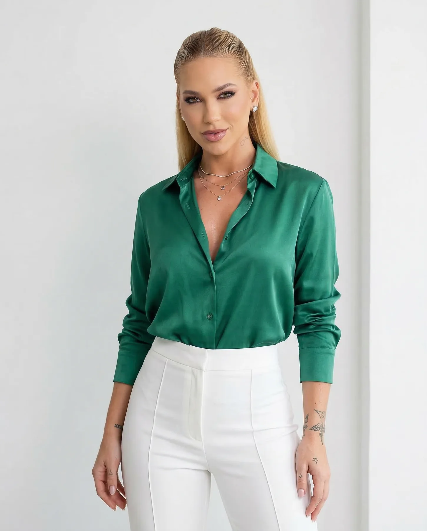 Retrato feminino estilo LinkedIn gerado por IA